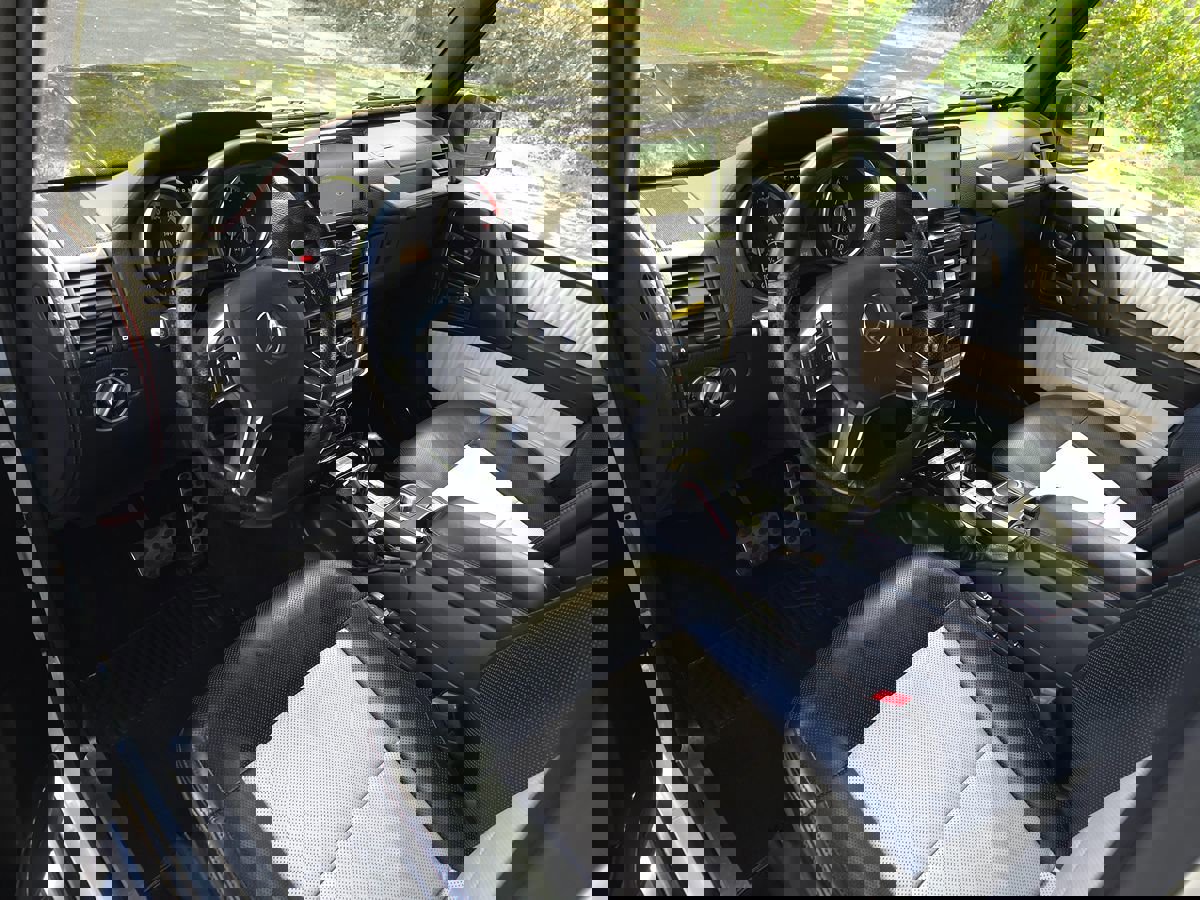 Used 2015 Mercedes-Benz G 550 image 2