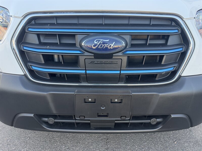 Used 2023 Ford E-Transit Medium Roof RWD image 19