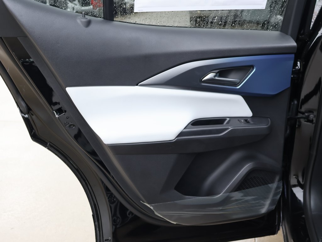 New 2026 Chevrolet Equinox EV LT w/ Convenience Package II FWD image 23
