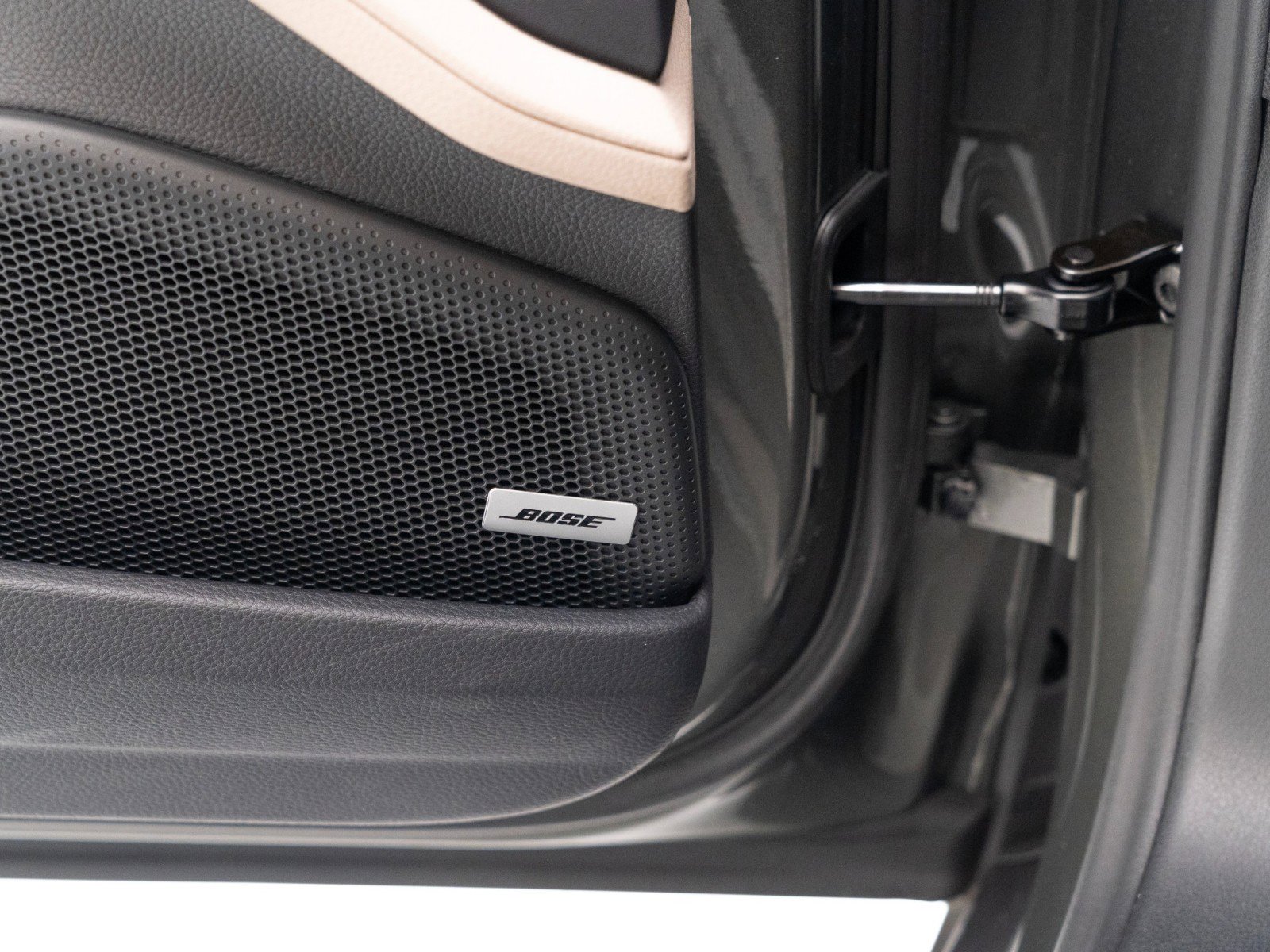 Used 2025 Porsche Panamera 4 image 26