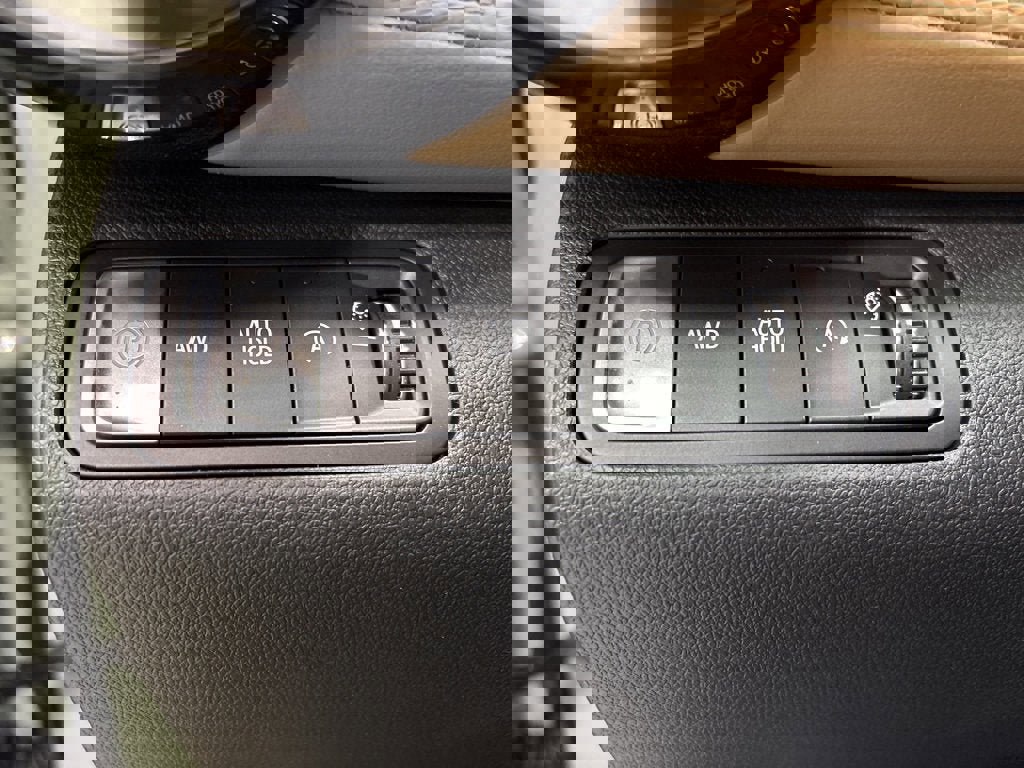 New 2026 Chevrolet Equinox ACTIV w/ Convenience Package III image 26