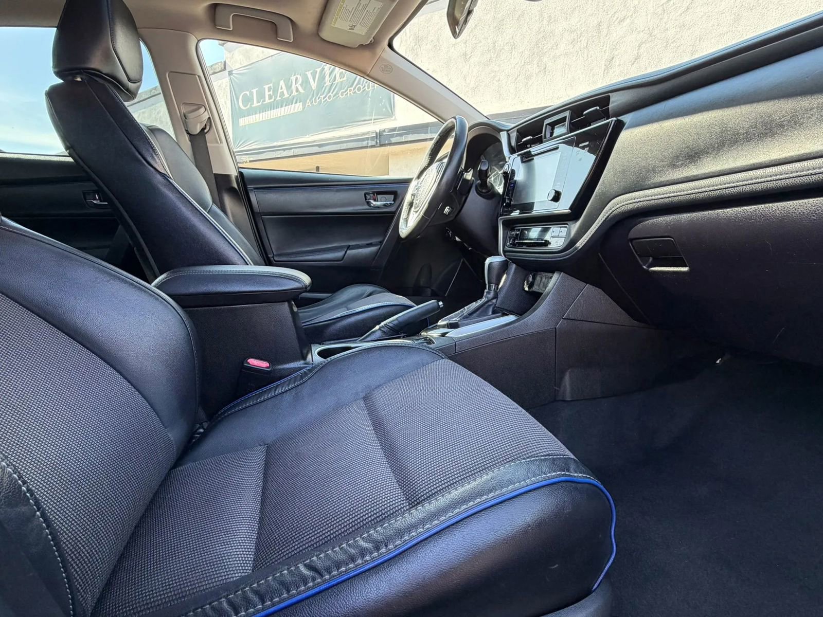 Used 2017 Toyota Corolla SE FWD image 5