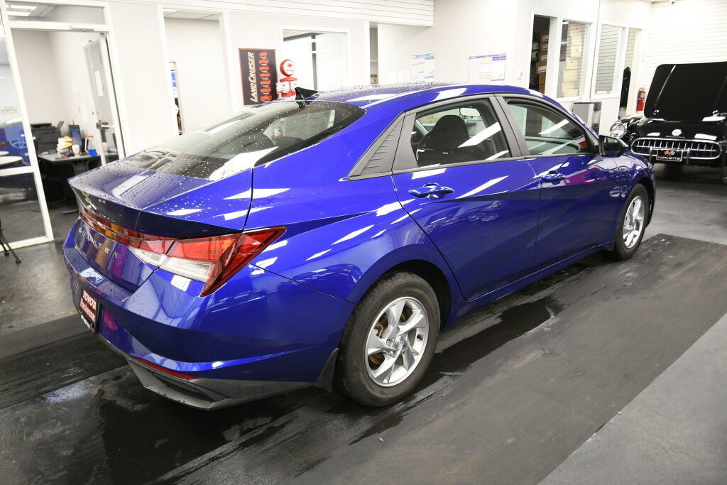 Used 2021 Hyundai Elantra SE image 8