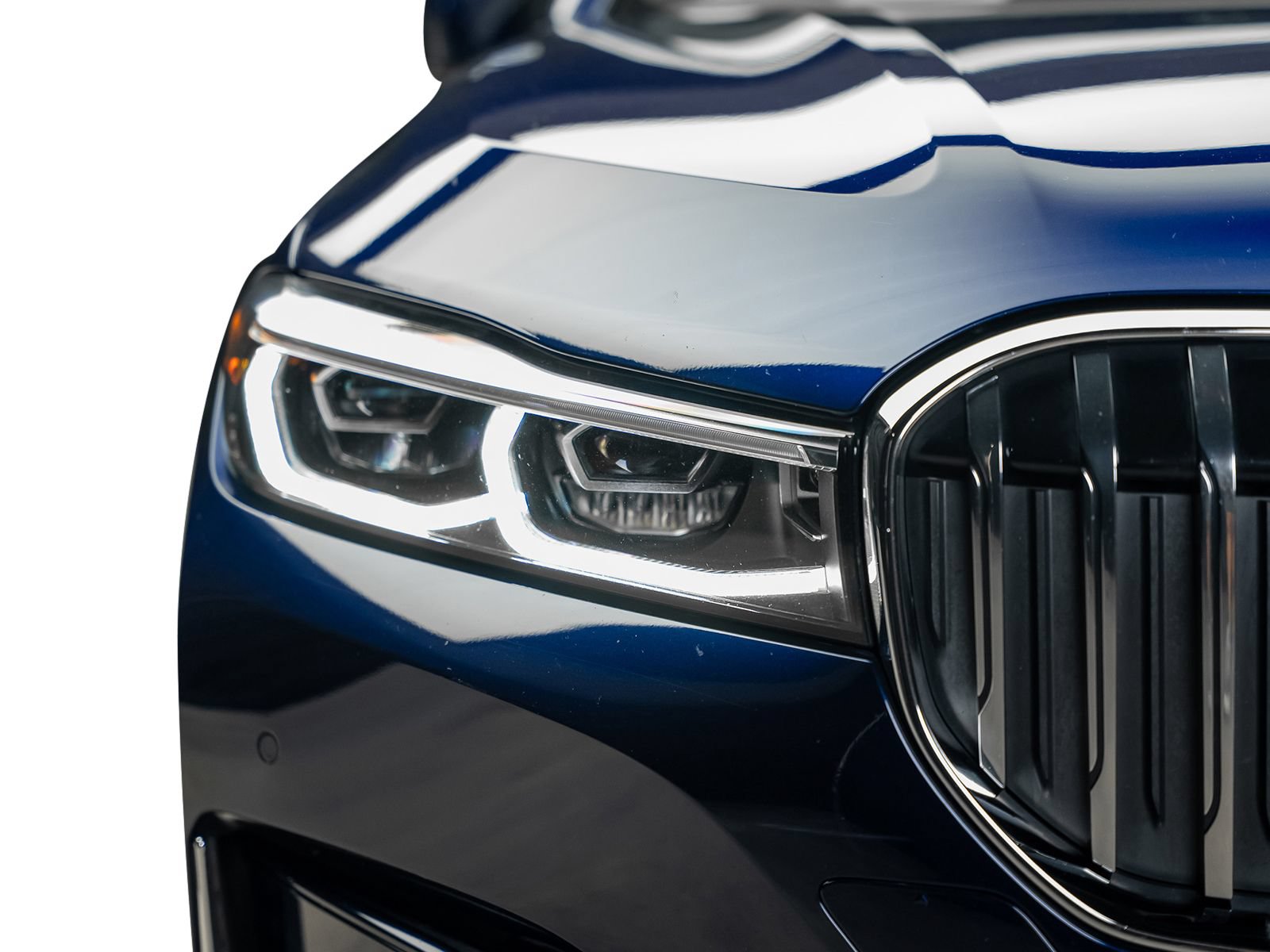 Used 2022 BMW ALPINA B7 xDrive AWD/4WD image 3