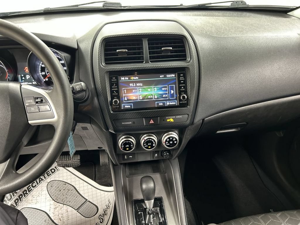Used 2023 Mitsubishi Outlander Sport ES AWD/4WD image 18