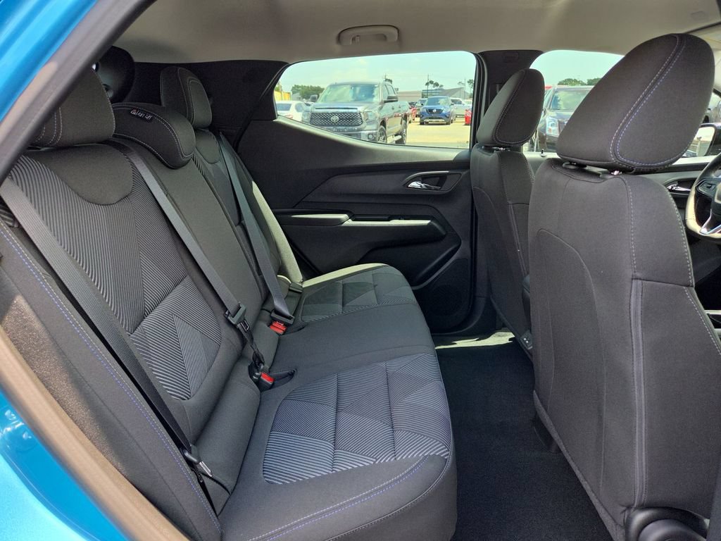 New 2027 Chevrolet Bolt LT w/ Comfort Package FWD image 17