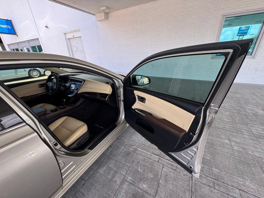 Used 2015 Toyota Avalon XLE Premium FWD image 14