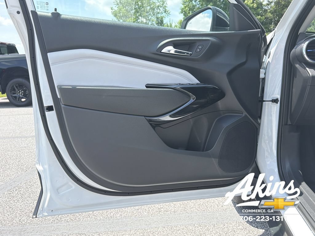 New 2026 Chevrolet Trax LT w/ Driver Confidence Package FWD image 14