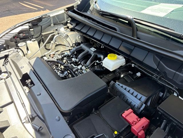 Certified 2025 Nissan Pathfinder SV FWD image 15