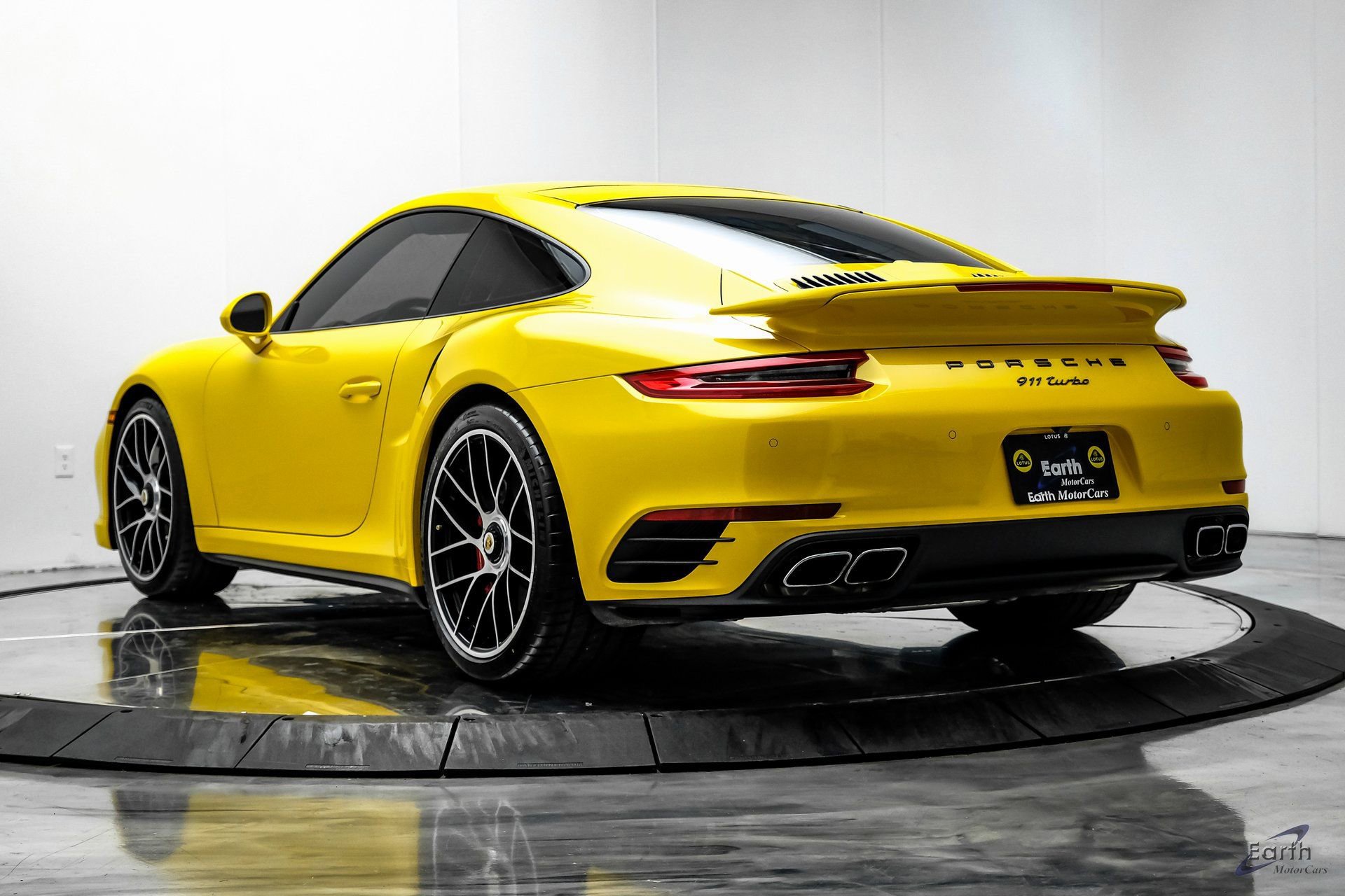 Used 2018 Porsche 911 Turbo S image 11
