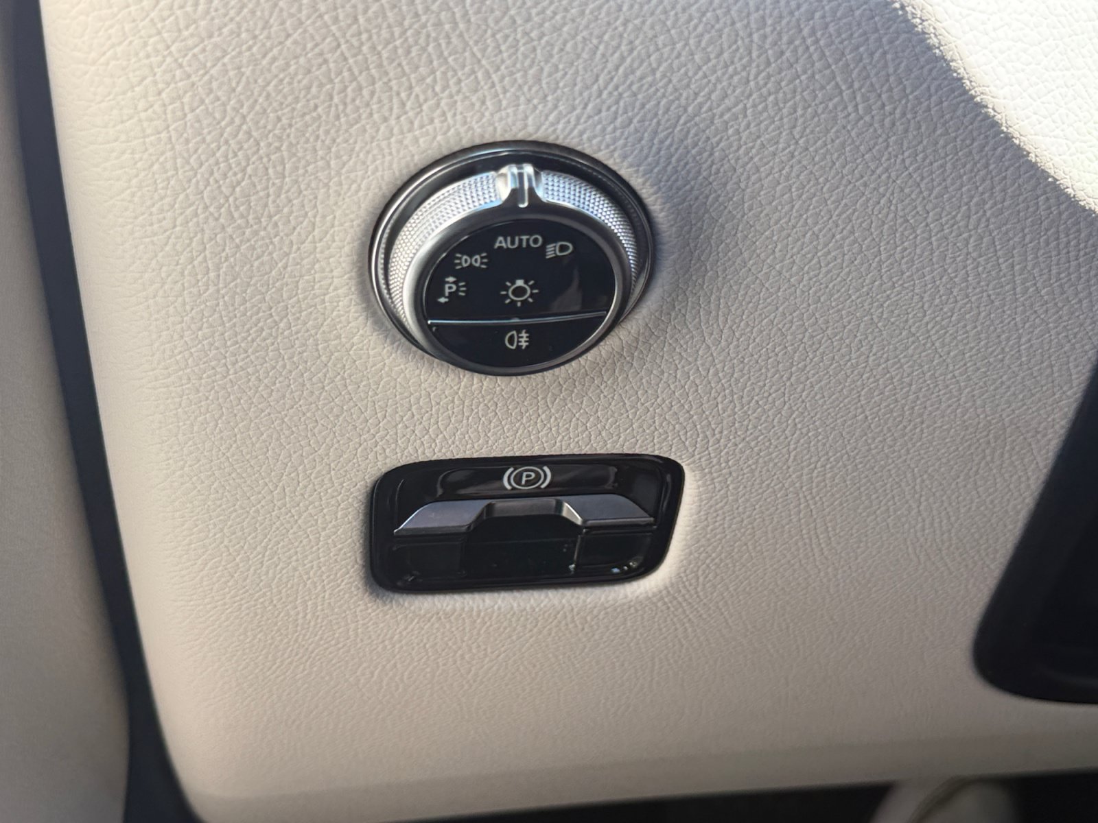 Certified 2026 Mercedes-Benz GLC 300 4MATIC image 15