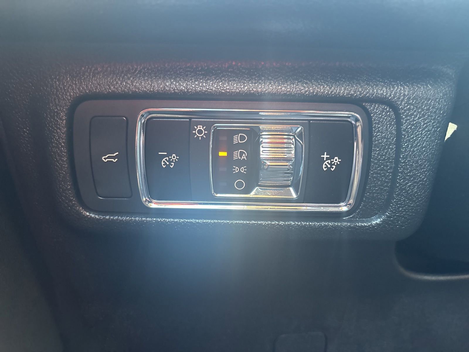 Used 2022 Lincoln Corsair Reserve w/ Sport Package image 25