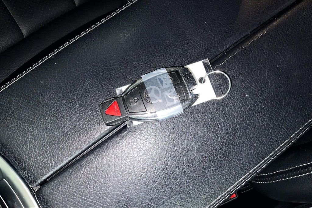 Used 2015 Mercedes-Benz C 300 4MATIC Sedan image 14