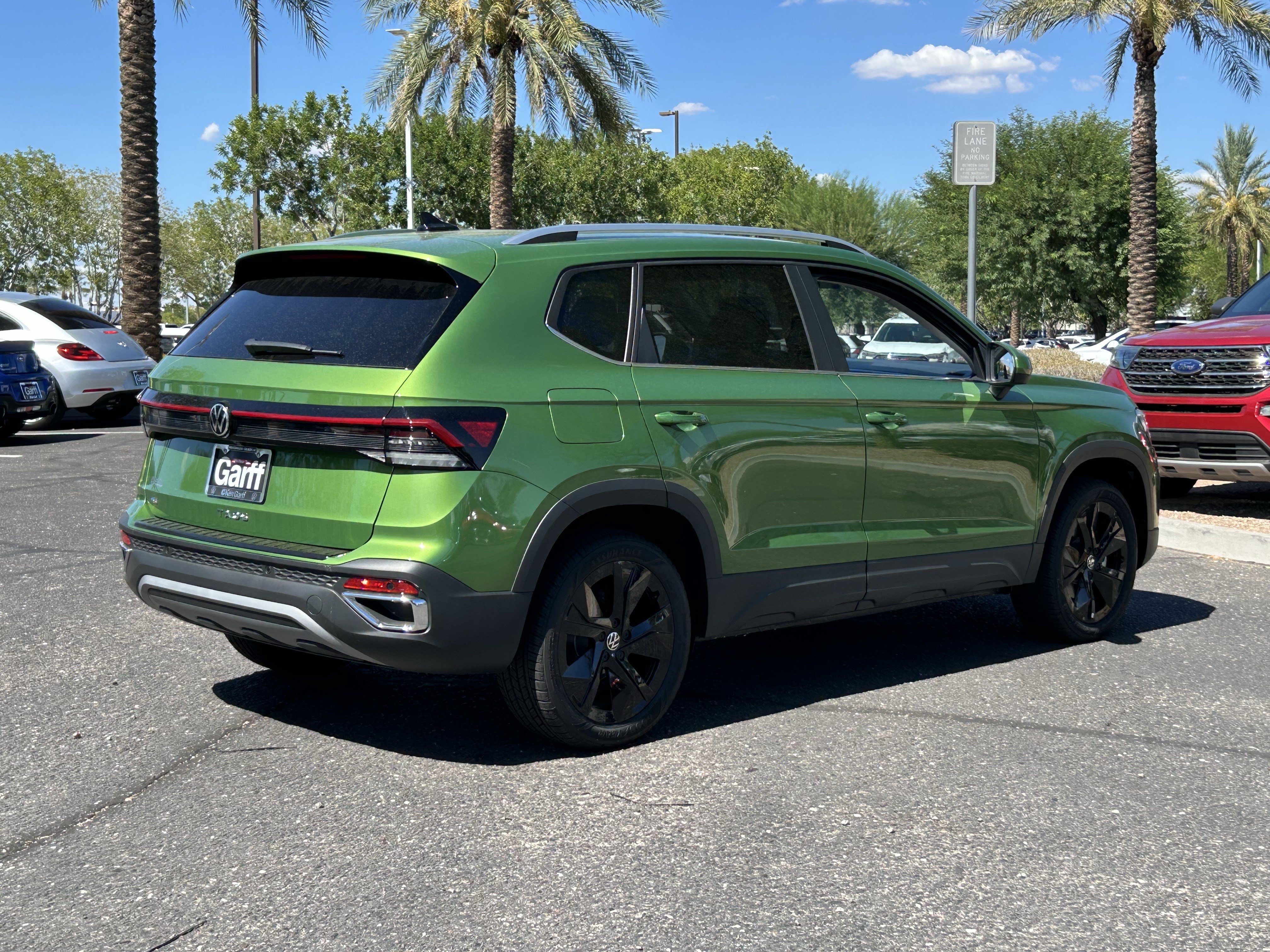 New 2026 Volkswagen Taos SE FWD image 3