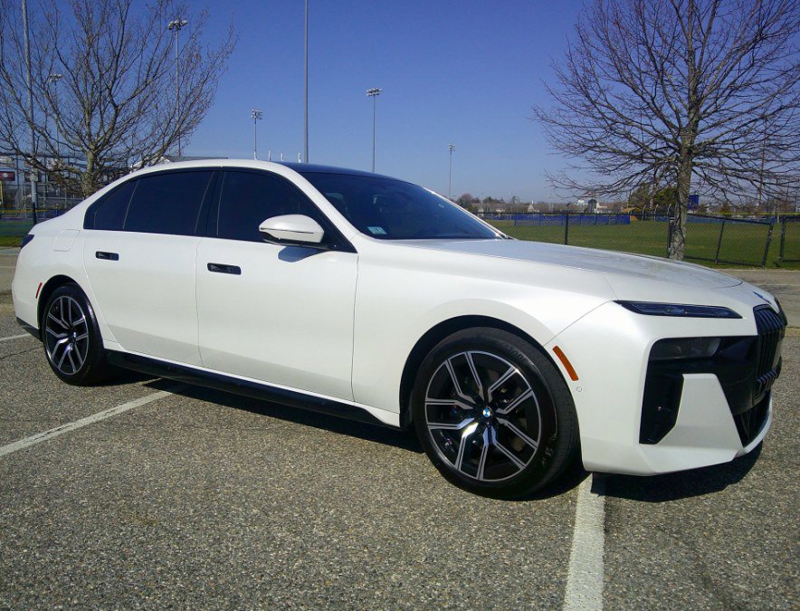 Used 2025 BMW 760i xDrive w/ Executive Package AWD/4WD image 31