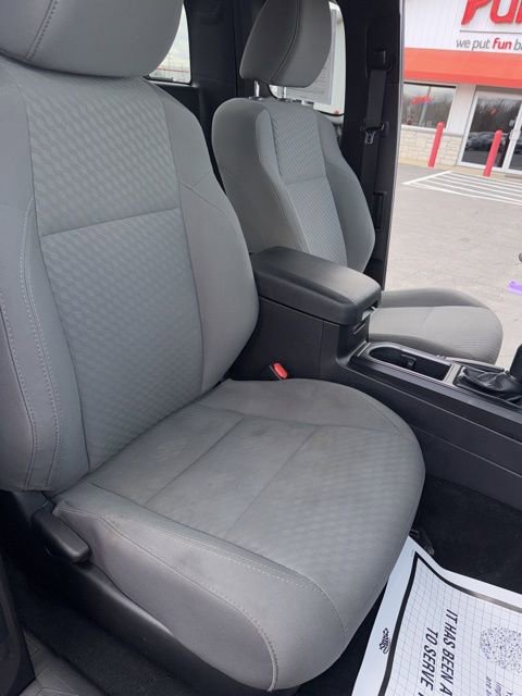 Used 2020 Toyota Tacoma SR image 21