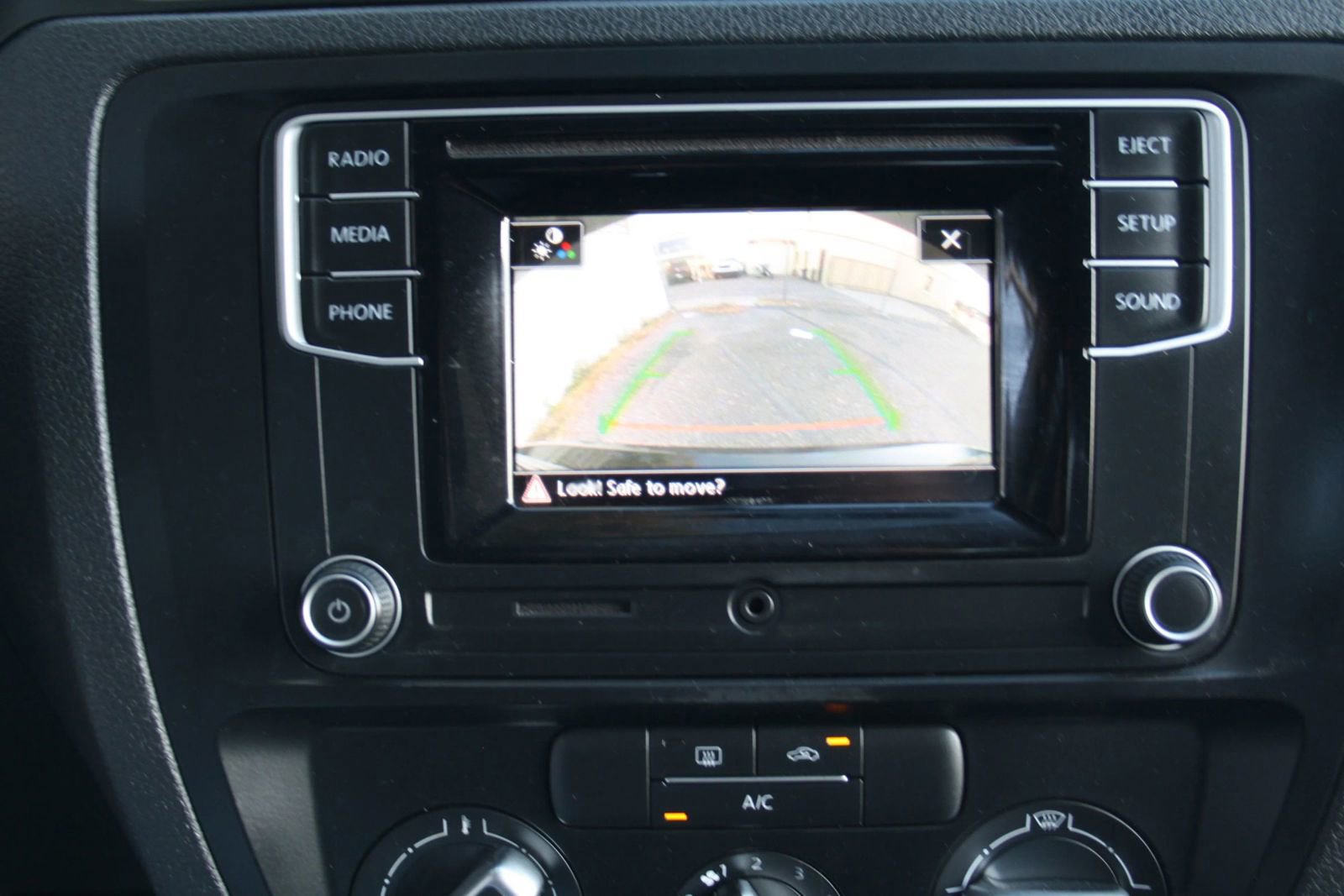 Used 2017 Volkswagen Jetta S image 18