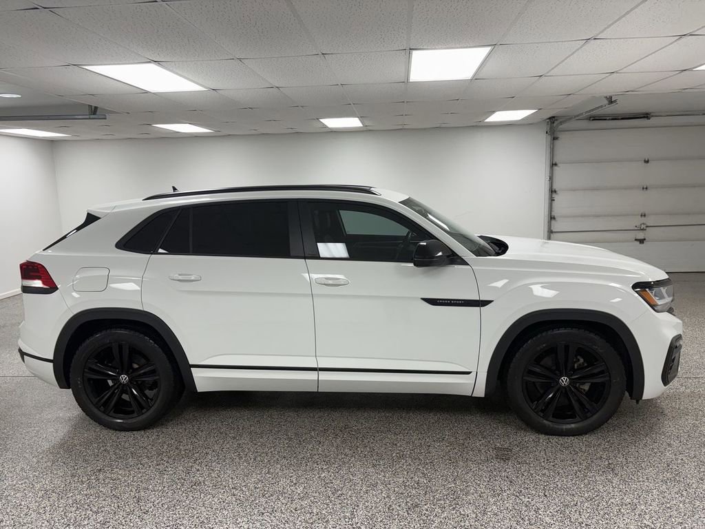 Used 2022 Volkswagen Atlas Cross Sport SEL R-Line image 9