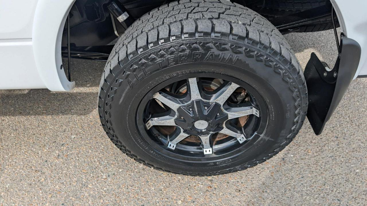 Used 2013 Ford F150 Lariat w/ Mid Equipment Group image 9