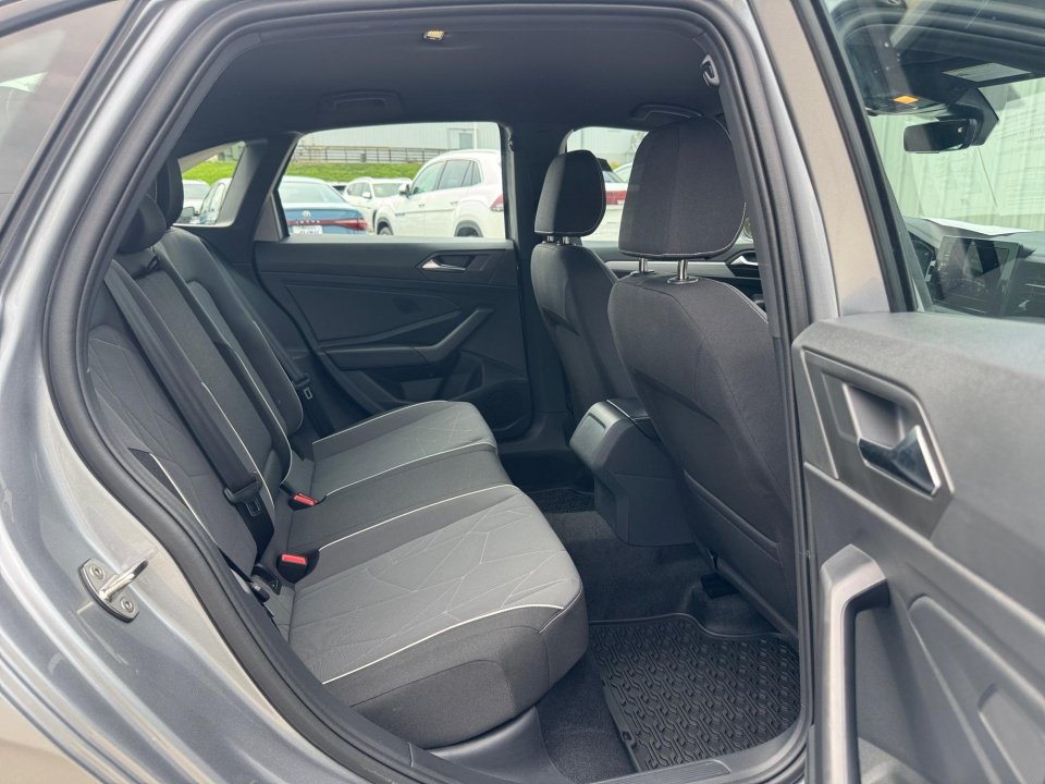 Used 2026 Volkswagen Jetta Sport FWD image 29