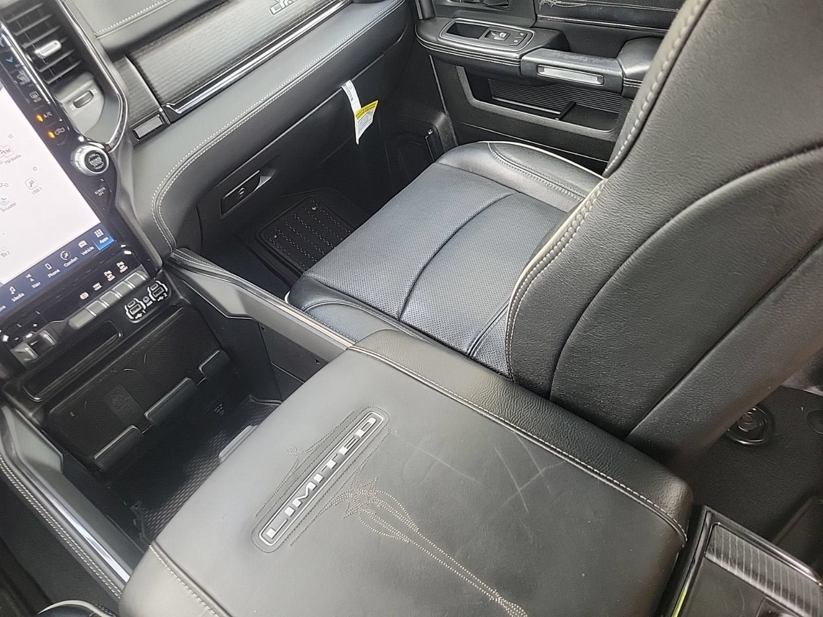 Used 2024 RAM 2500 Limited AWD/4WD image 17