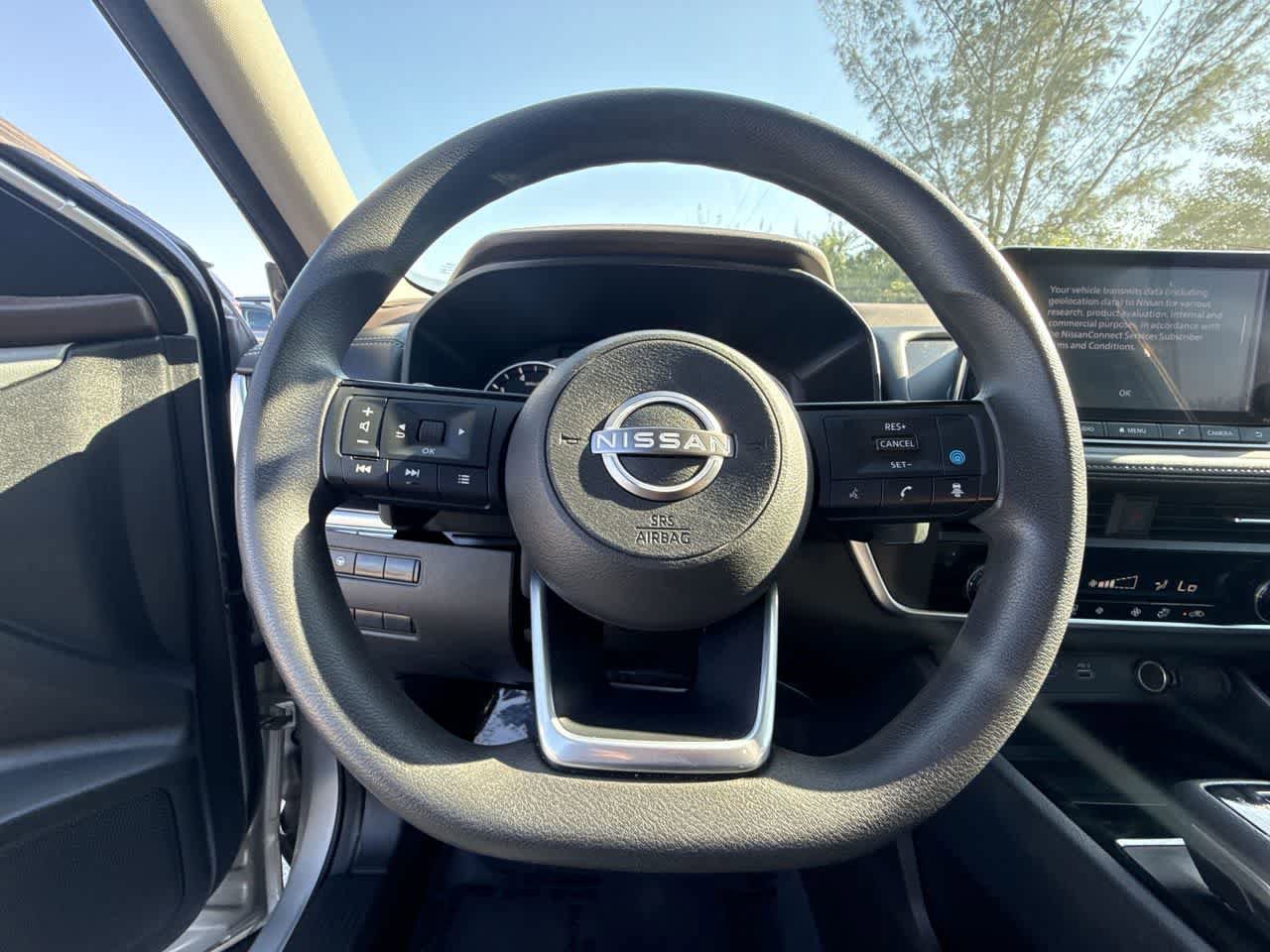 Used 2023 Nissan Rogue SV FWD image 15