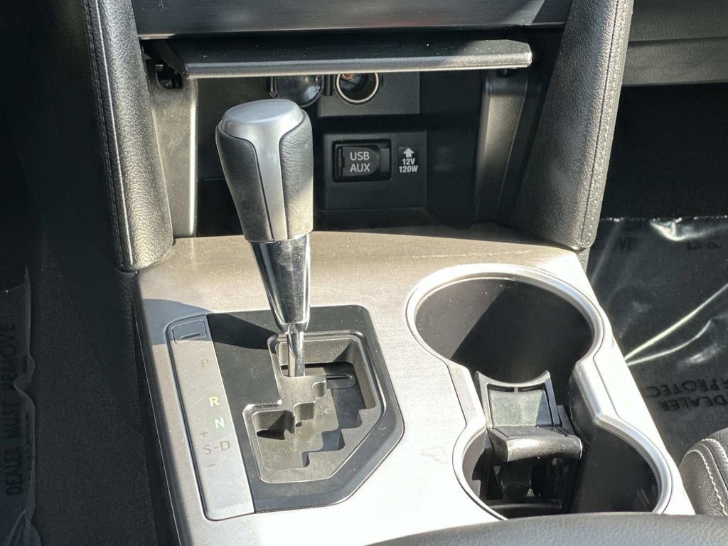 Used 2013 Toyota Camry SE image 13