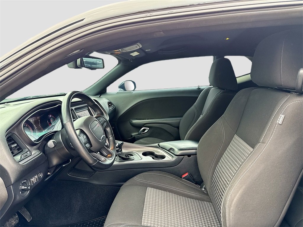 Used 2023 Dodge Challenger SXT w/ Blacktop Package image 10