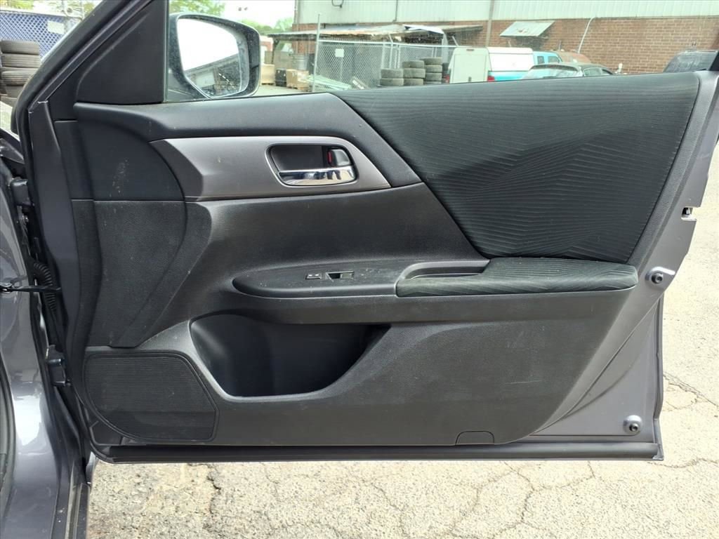 Used 2014 Honda Accord LX image 23