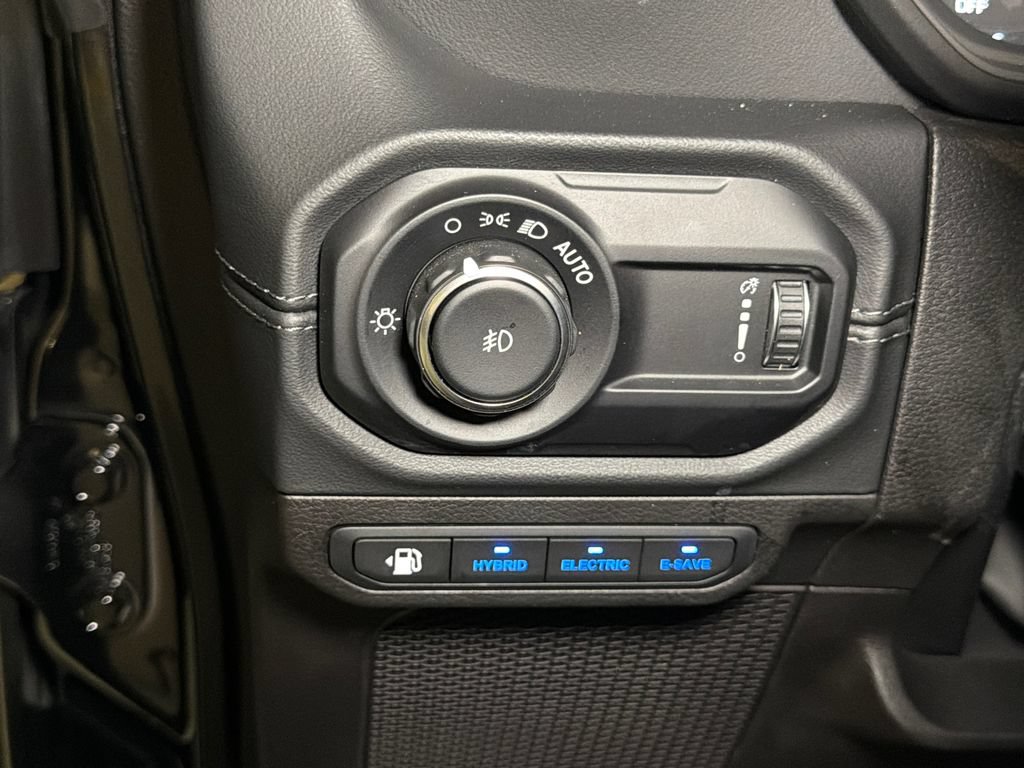 Used 2024 Jeep Wrangler High Altitude AWD/4WD image 21