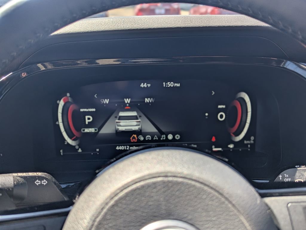 Used 2023 Nissan Pathfinder Platinum image 33