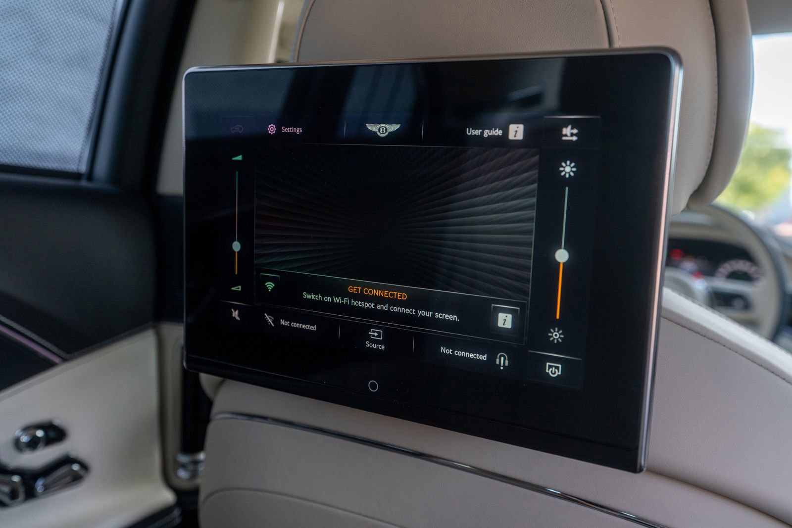 Certified 2025 Bentley Flying Spur Plug-In Hybrid image 36