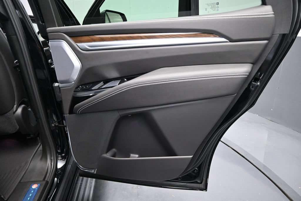 New 2026 Cadillac Escalade Platinum Sport w/ LPO, ONYX Package AWD/4WD image 20