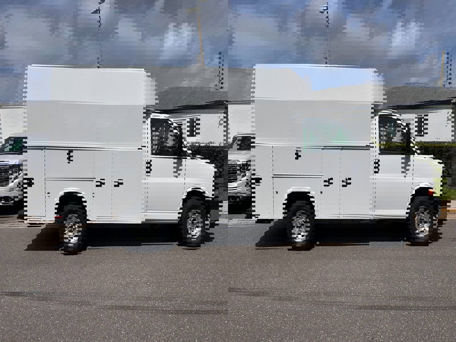 New 2025 GMC Savana 3500 w/ Power Convenience Package video 2