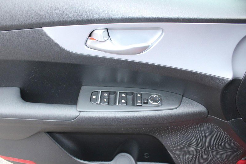 Used 2024 Kia Forte LXS image 8