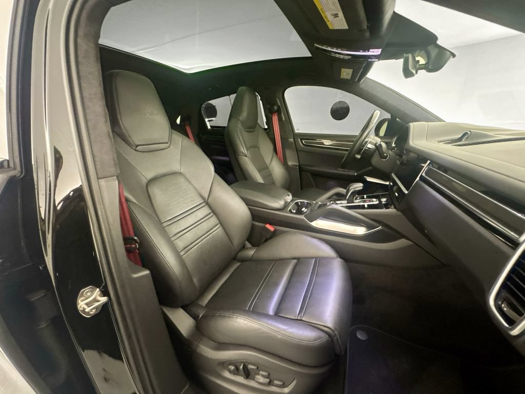 Used 2023 Porsche Cayenne Turbo AWD/4WD image 28