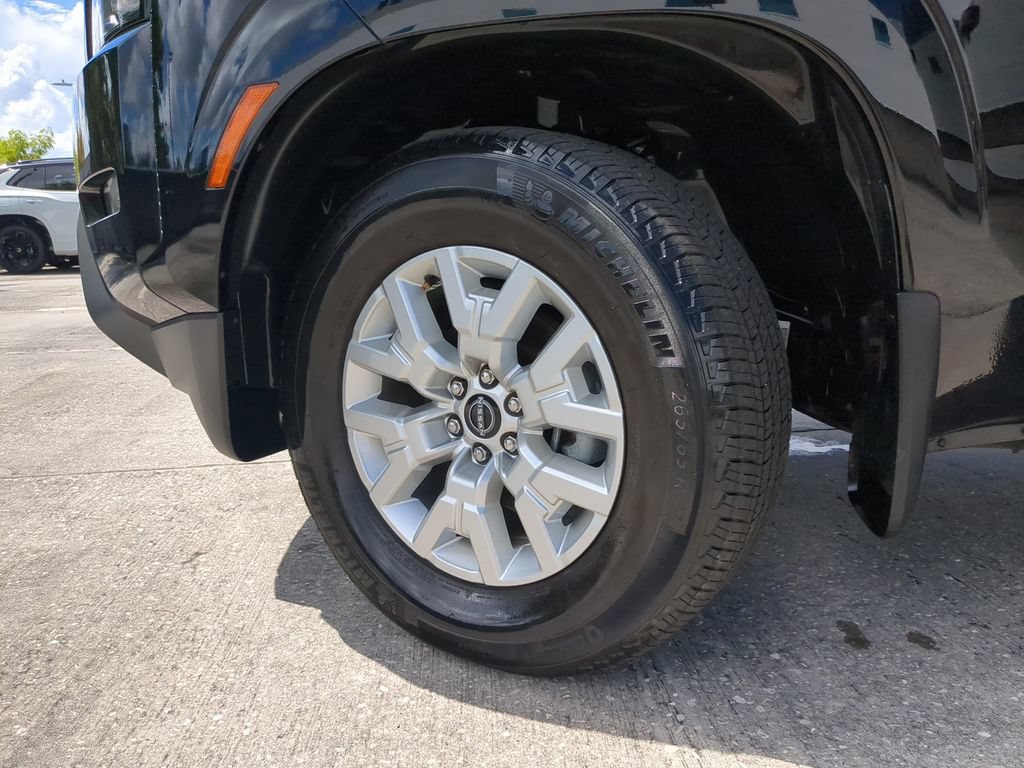 Used 2024 Nissan Frontier SV w/ SV Convenience Package RWD image 33