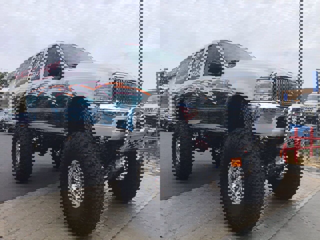 Used 2000 Ford Excursion Limited image 2