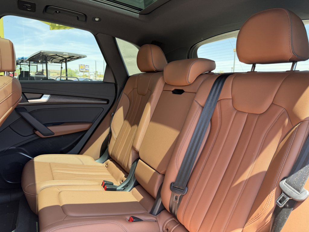 Used 2024 Audi Q5 e Premium w/ Convenience Package AWD/4WD image 37