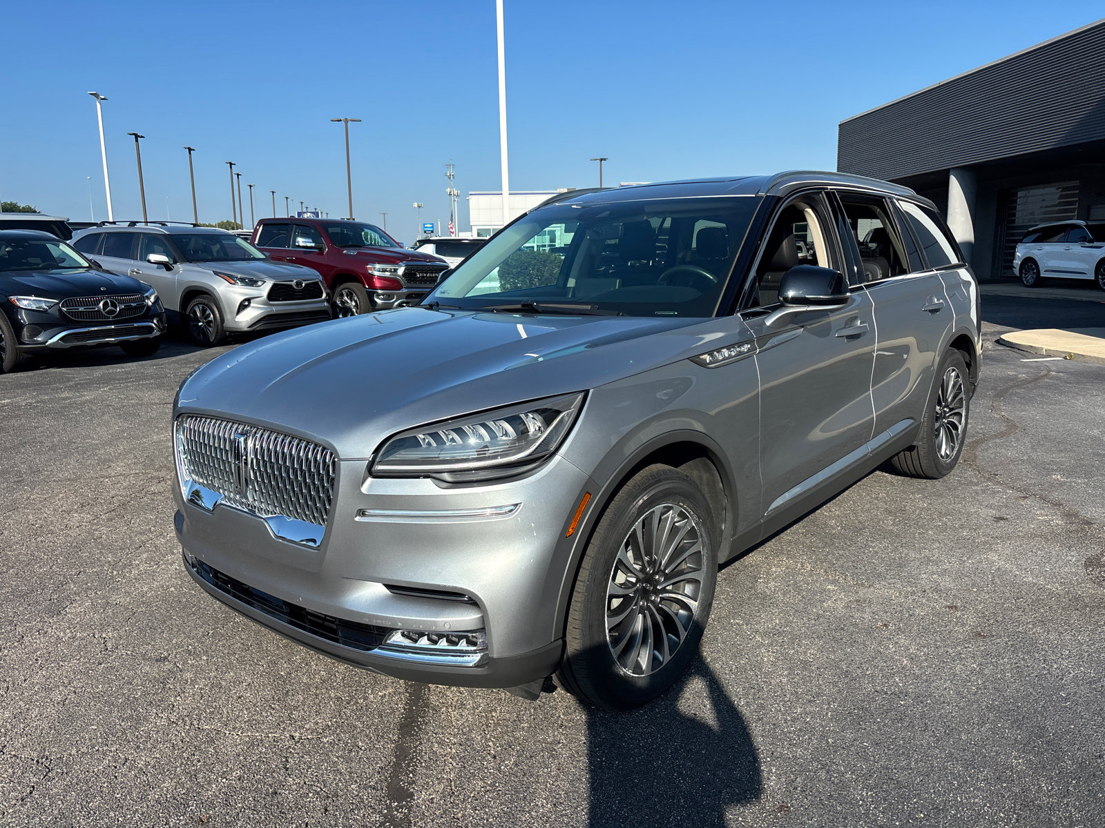 Certified 2021 Lincoln Aviator Reserve w/ Elements Package Plus AWD/4WD image 3