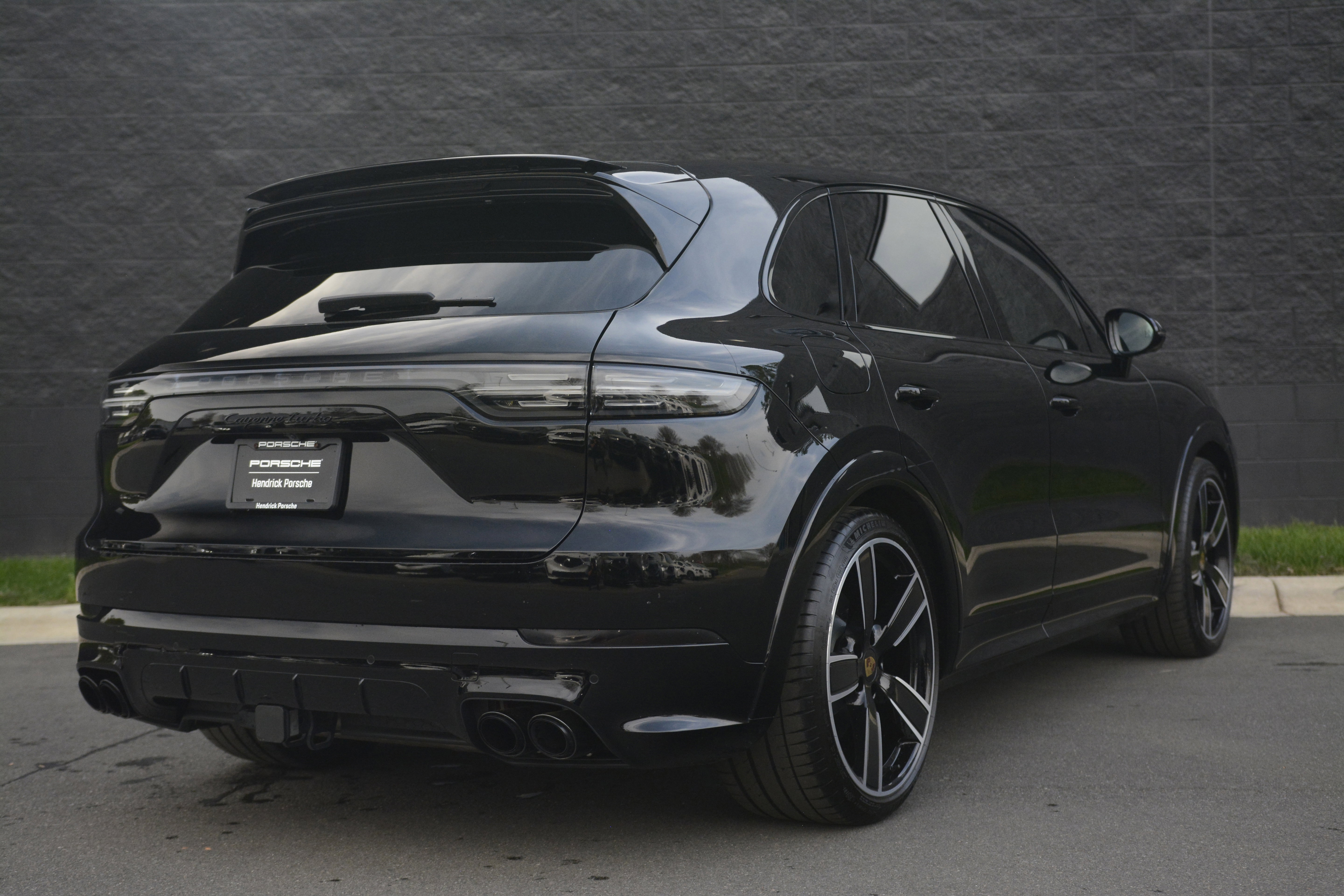 Certified 2023 Porsche Cayenne Turbo image 7