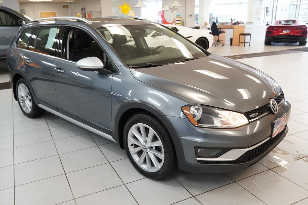 Used 2017 Volkswagen Golf Alltrack image 17