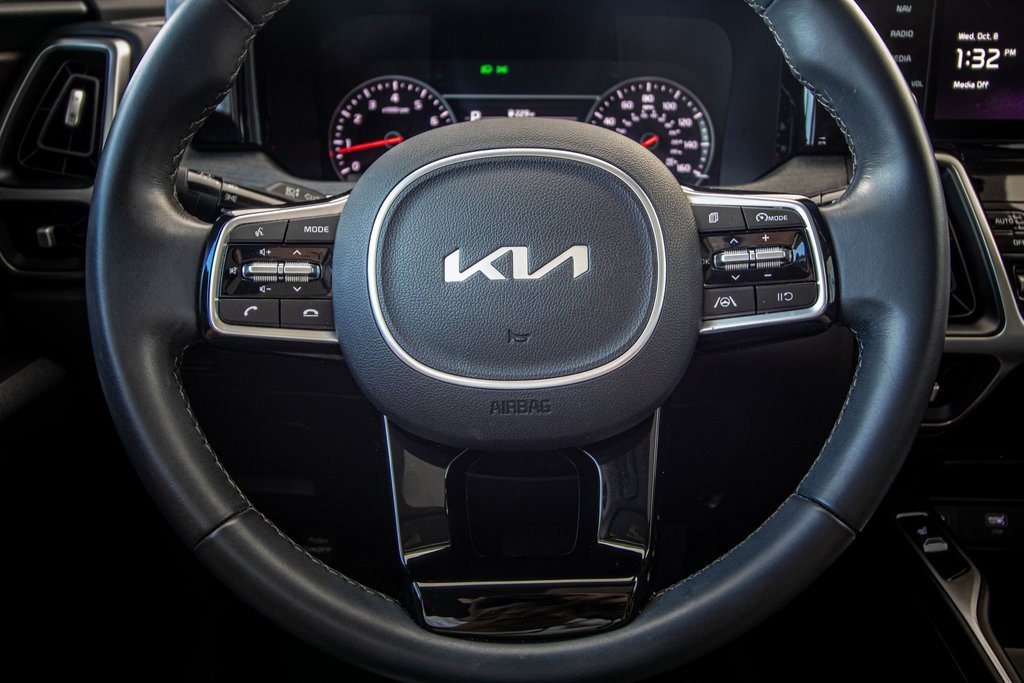 Used 2023 Kia Sorento S w/ Panoramic Sunroof Package image 30