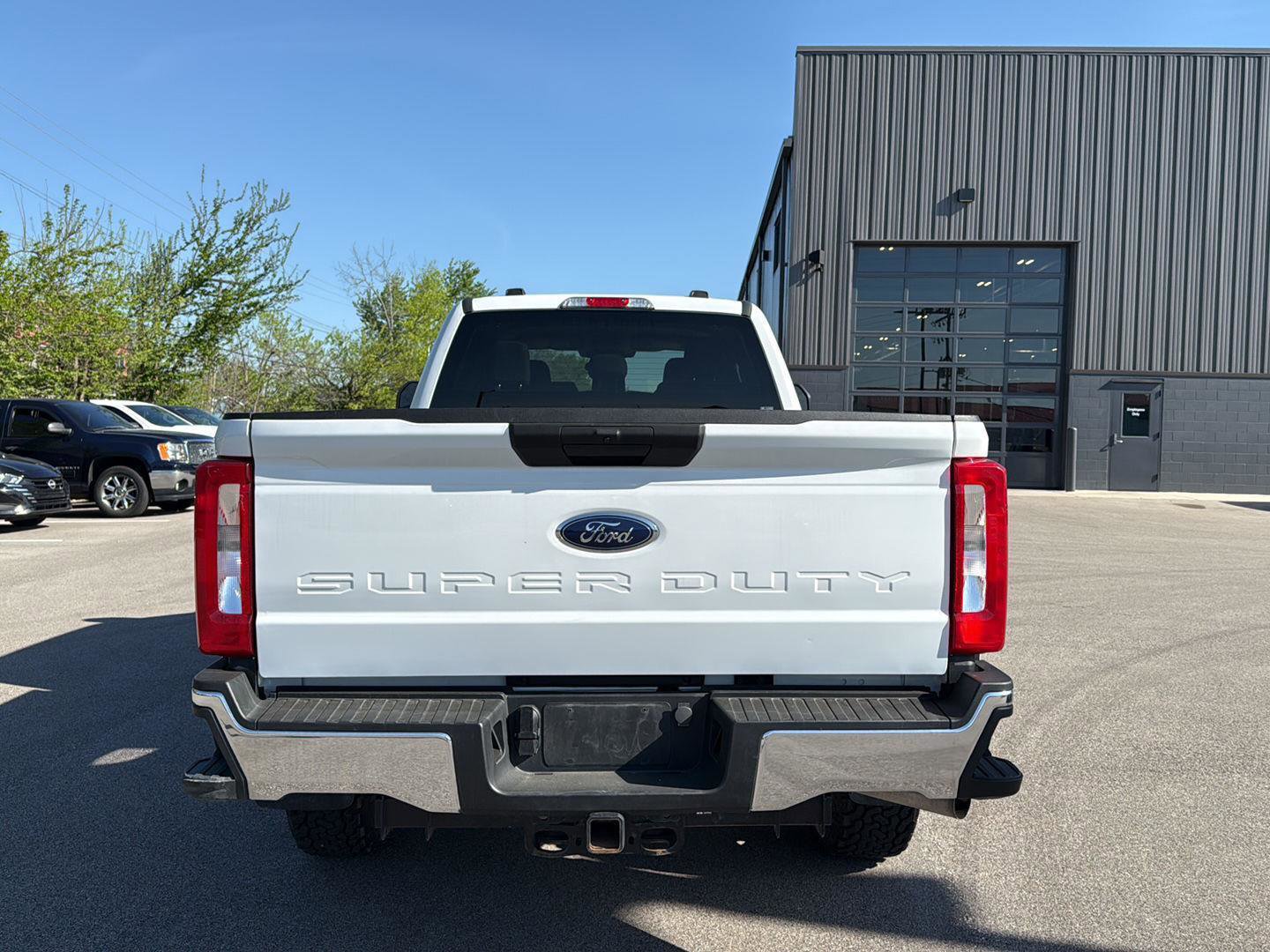 Used 2024 Ford F250 XLT w/ FX4 Off-Road Package AWD/4WD image 4