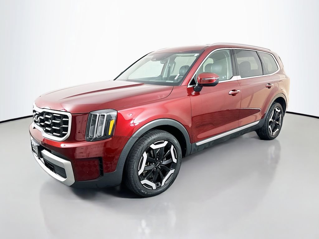 Used 2023 Kia Telluride S image 3