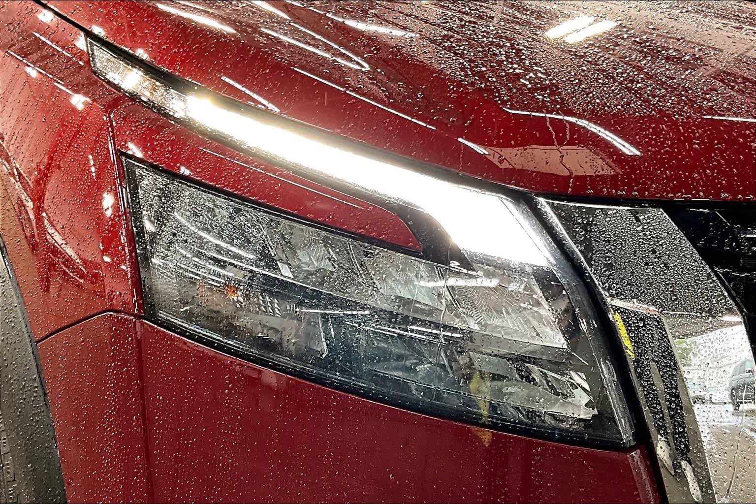 Used 2025 Nissan Pathfinder Platinum FWD image 28