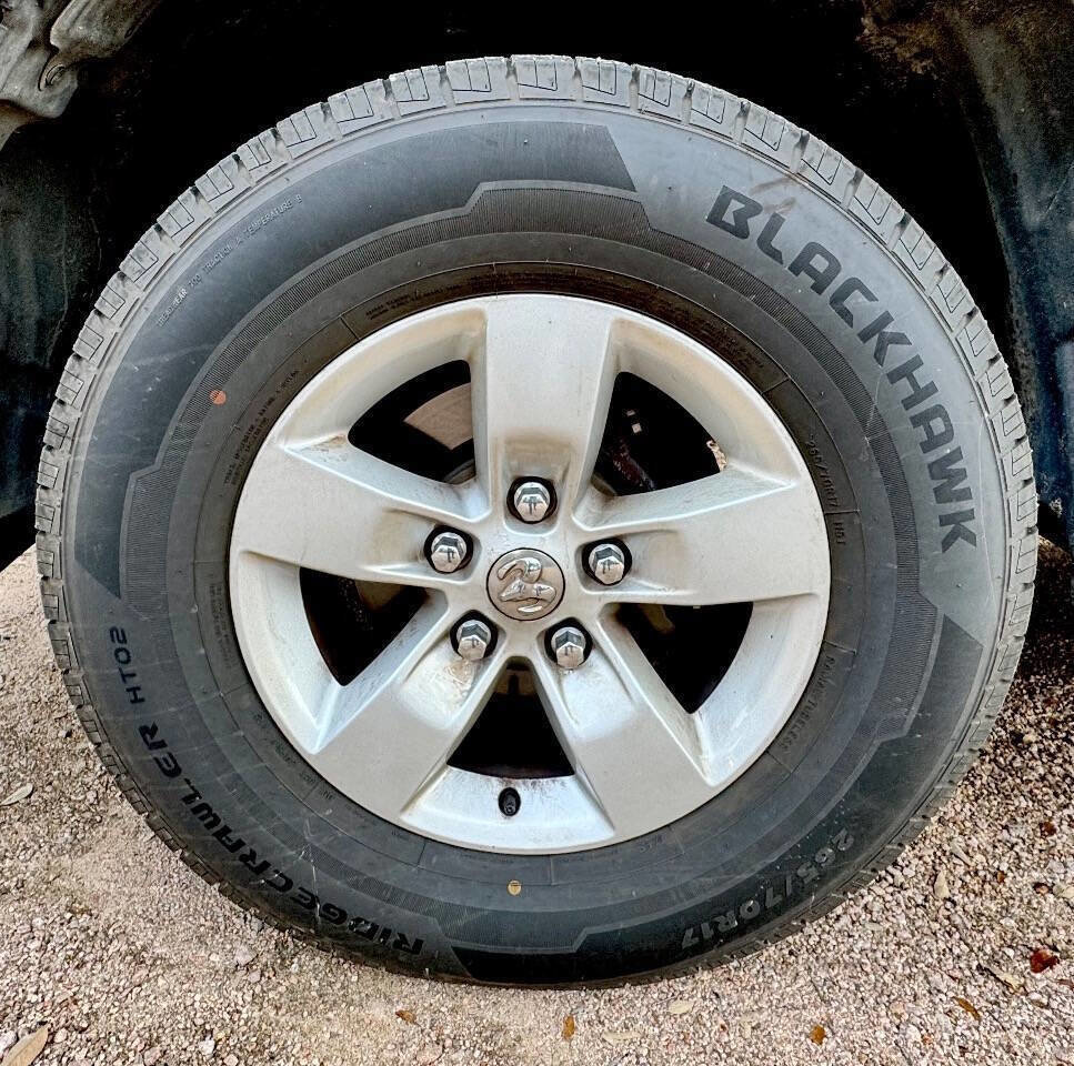 Used 2017 RAM 1500 Express image 17