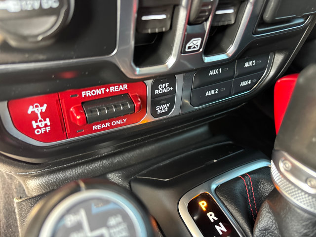 Used 2021 Jeep Wrangler Unlimited Rubicon w/ Dual Top Group AWD/4WD image 24