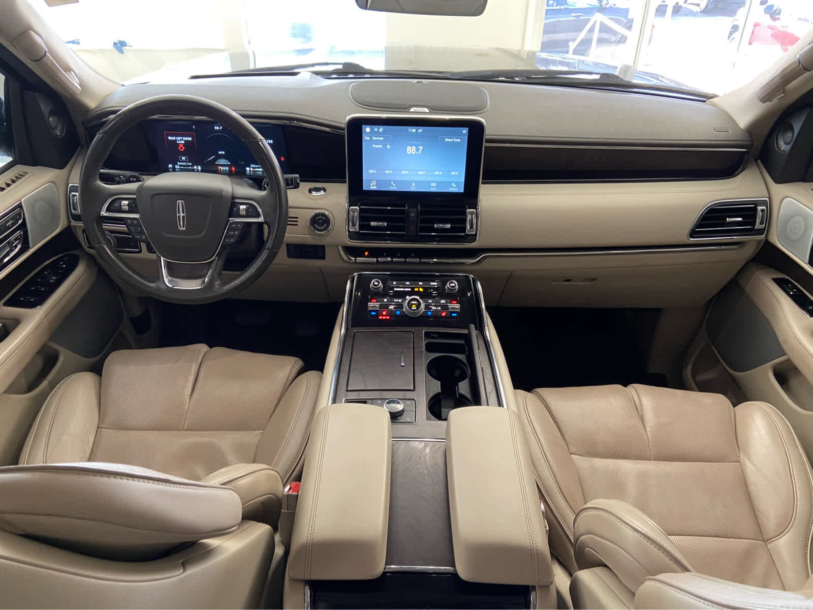 Used 2019 Lincoln Navigator Reserve image 20