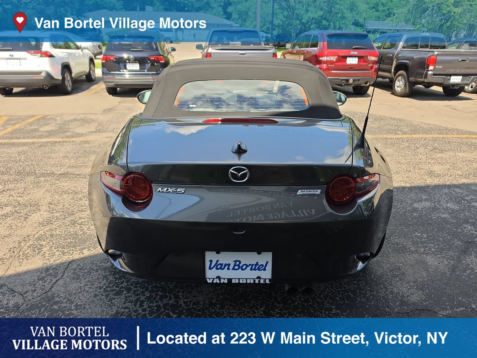 Used 2019 MAZDA MX-5 Miata Grand Touring w/ GT-S Package RWD image 6